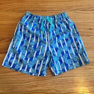 BOYS size 7 Egg swim trunks